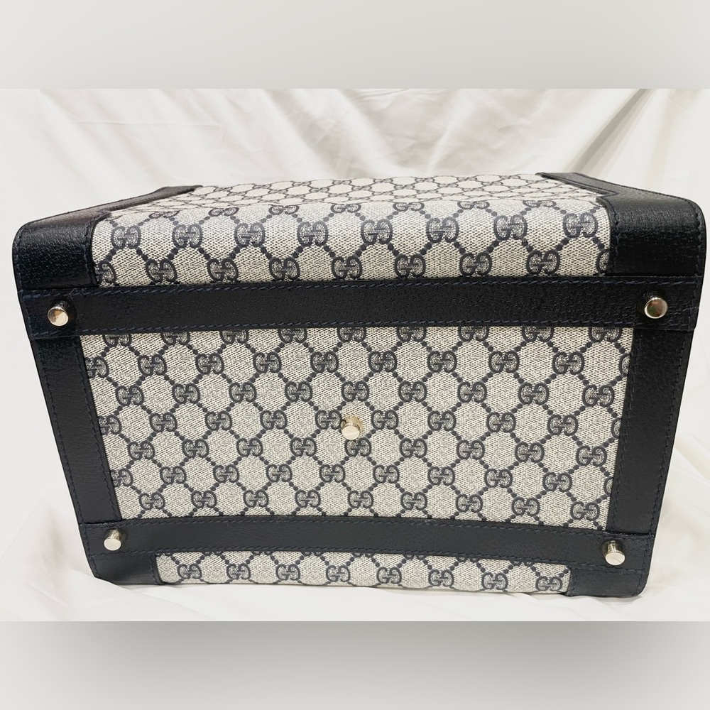 RARE GUCCI Vintage Navy Monogram Leather Canvas Top Handle Structured Train Case - Picture 9 of 15
